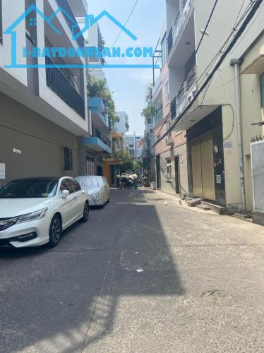 Gấp bán nhà gần Hoàng Diệu 2, Thủ Đức, giá 8.7 tỷ, 3 tầng, dt 116m2.