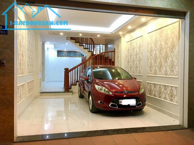 NHÀ 55,6M2*4T GẦN HỒ ĐỀN LỪ, NGÕ Ô TÔ, 5 PHÒNG NGỦ