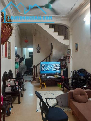 HIẾM- BÁN NHÀ PHÂN LÔ GẦN Ô TÔ TRÁNH PHỐ VĨNH PHÚC - 62M2 - 5 TẦNG - 17.5 TỶ - NHÀ DÂN XÂY