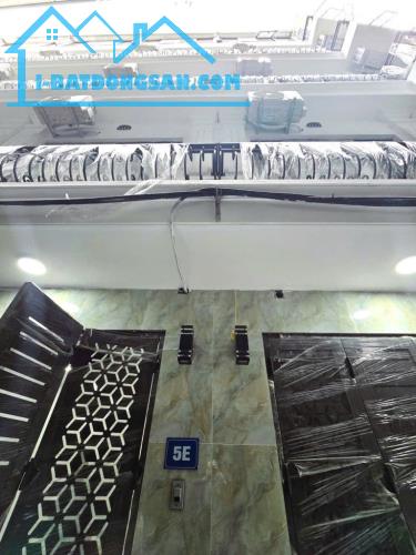 Bán nhà Phạm Văn Đồng, 34m2, phân lô, ô tô, nội thất chủ tặng, nhỉnh 6tỷ.