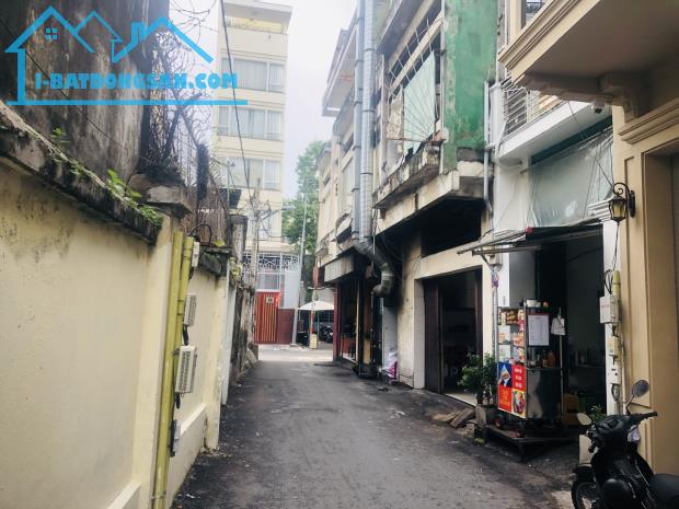 Bán nhà tại 32 Huyền Quang, Phường Tân Định, Quận 1, HCM. DT 33.5m2