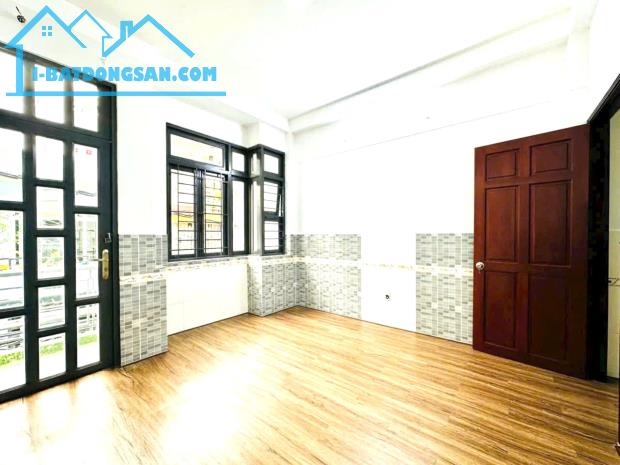 Bán Gấp Nhà Hẻm Ô Tô Đường Phú Định, Quận 8 – Diện Tích Chuẩn – Sổ Sẵn – Giá Tốt
