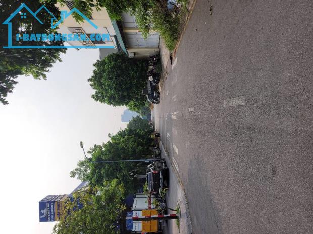 BÁN ĐẤT GIA LÂM - KIÊU KỴ PHÂN LÔ OTO TRÁNH - GIÁ SỐC CHỈ 37TR/M