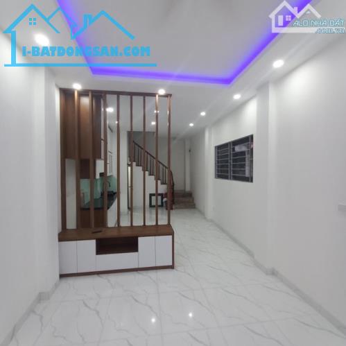 Nhà Phú Mỹ 40m², 5 tầng lô góc, nhà mới tinh full NT, giá chỉ 7,99 tỷ