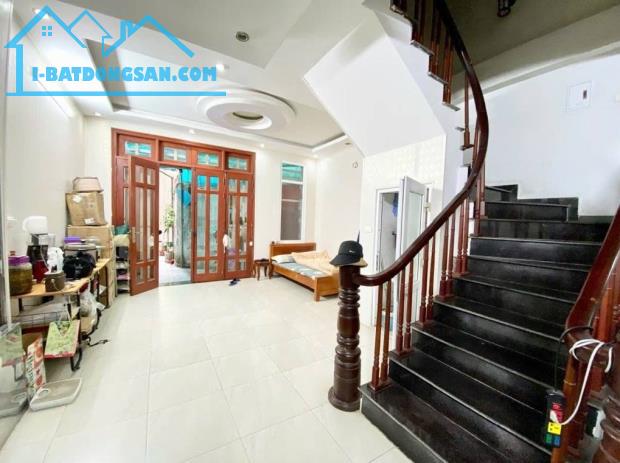 ⭐️ TRẦN THÁI TÔNG - NHÀ ĐẸP DÂN XÂY - 5 TẦNG 5 NGỦ 57M2 - Ô TÔ ĐỖ CỬA - SÂN RỘNG ĐỂ CHỤC X