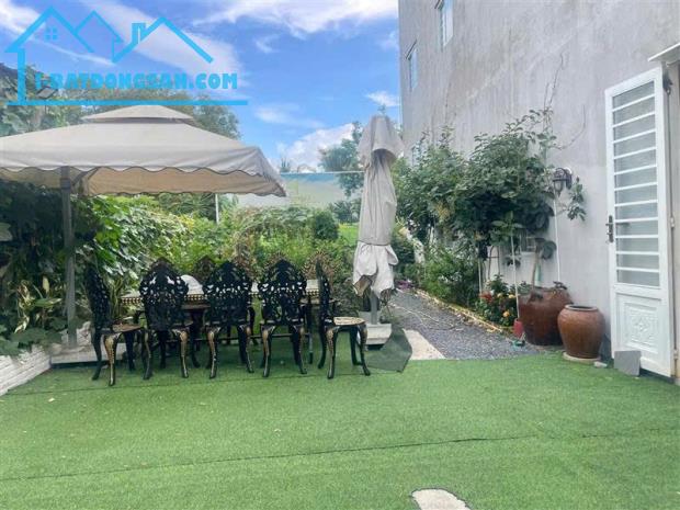 Hóc Môn(TH- HM) bán biệt thự vườn 209m2 ngang 12m đường Tân Hiệp 8-1 giá 9,5tỷ.