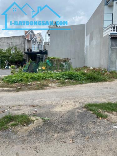 Đất Mặt Tiền Đường Thông. Thổ Cư. Đường xe Tải.Tiện ít Đầy đủ xung quanh