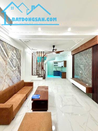 Nhà Đẹp - Phương Liệt , DT:35m , Giá Hơn 7 tỷ , 30 ra oto tránh