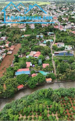 5 sào nhà vườn View mát mẻ quanh năm hẻm c1 Quốc Lộ 14 Hòa Phú đang kinh doanh