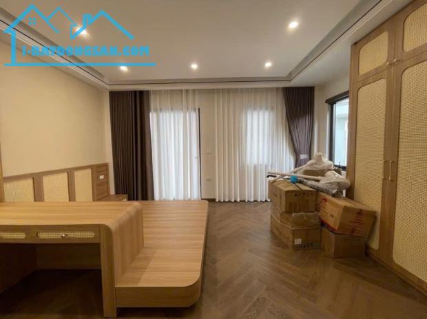 BÁN NHÀ BA ĐÌNH, MẶT PHỐ KINH DOANH, MT 4.2M, LÔ GÓC, 5 TẦNG, Ô TÔ, 45/55M, CHÀO 18 TỶ