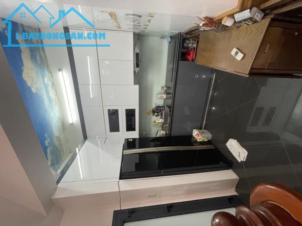 Bán gấp nhà Phú Mỹ 44m², 5 tầng hiện đại, full NT, ô tô đỗ gần, giá 10,8 tỷ