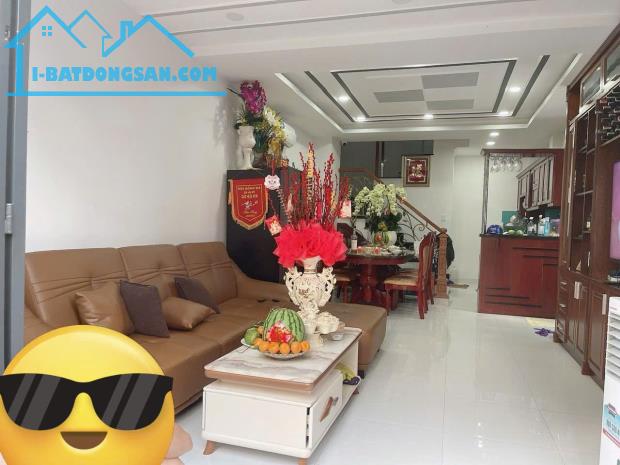 Bán Nhà 1 Trệt 2 Lầu Lưu Hữu Phước, Phường 15 Quận 8 – 3PN, Sổ Hồng Riêng, Giá Chỉ 3.5 Tỷ