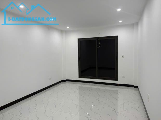 Bán nhà khu cán bộ Thanh Trì 32m 5 tầng mới koong full nội thất chỉ về ở giá 5.6 tỷ