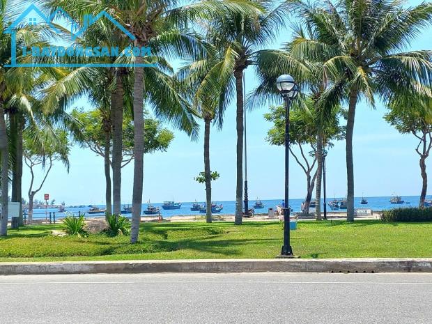 💥 Hàng hot! Đất biển Mỹ Khê, lô 2 mặt tiền đường Phan Liêm. Cách bãi tắm 300m. Vị trí đẹp