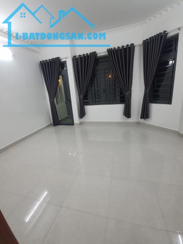 Bán nhà góc hai mặt tiền đường 11 Trường Thọ Thủ Đức TPHCM,LH 0909428959