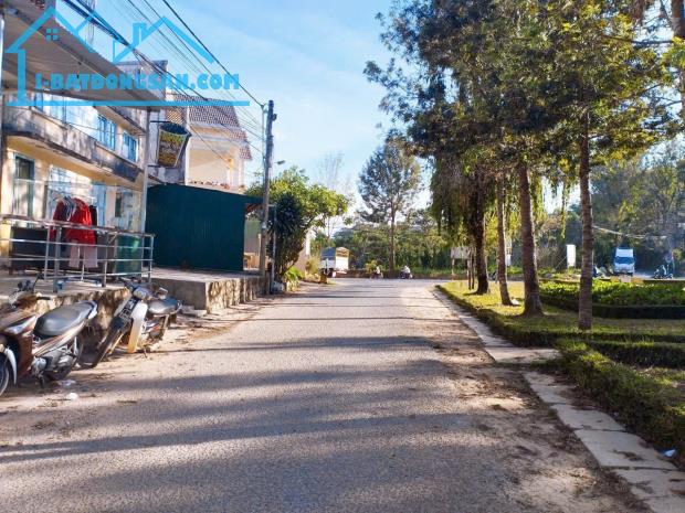BÁN KHÁCH SẠN NHÀ CHUNG CHỈ 12,5 TỶ KD 17 PHÒNG Ạ GẦN NHÀ THỜ CON GÀ