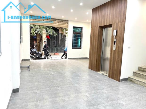 BÁN NHÀ PHÂN LÔ KIM GIANG, LÔ GÓC Ô TÔ TRÁNH, 6 TẦNG THANG MÁY, KINH DOANH, SỔ VUÔNG VẮN