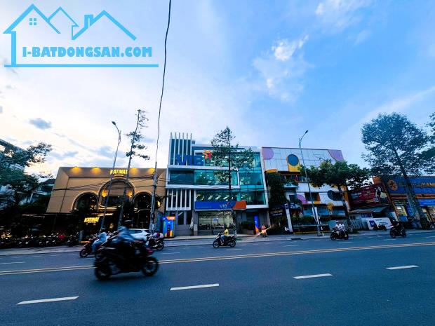 Bán nhà mặt tiền đường Võ Thị Sáu dòng tiền 3.3 tỷ/năm; sổ hồng 450m2 ngang 18m giá 140 tỷ