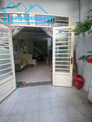 Bán gấp nhà hẻm xe hơi,45m2 Nguyễn Súy đẹp thoáng, ngay chợ Tân Hương, nở hậu chỉ 5.x tỷ.