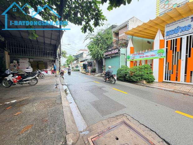 Bán Nhà Đường Số 42, phường Bình Trưng Đông Quận 2 nhà 5 tầng ngang 9m x 39m thang máy