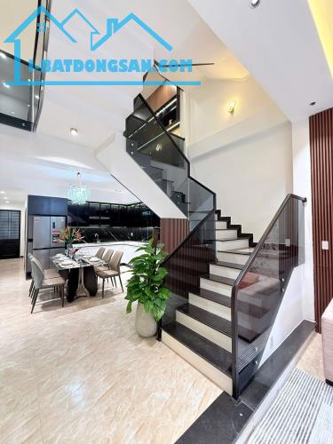 CỰC PHẨM TÂY HỒ - XUÂN LA - 43M2 - 6 TẦNG THANG MÁY - CHỈ HƠN 9 TỶ ĐỒNG