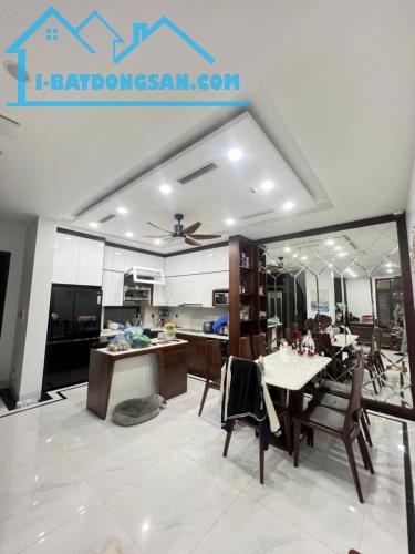 Từ Hoa – 90m² – MT 5m – giá 45 tỷ