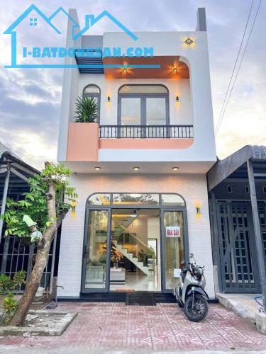 Chính chủ tôi cần bán gấp căn nhà ngay mặt tiền đường Tân Liêm - SHR - 1,05 TỶ.