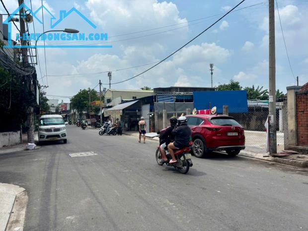 Bán đất xây khách sạn, căn hộ dịch vụ, Thủ Đức, Hiệp Bình Chánh, DT 12,2m*33m (400m2)