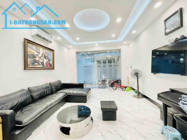 Bán nhà đẹp Văn Cao, Ba Đình, giá đầu tư, nhà ở luôn, 65mx4t, 15.7 tỷ, 0985696268