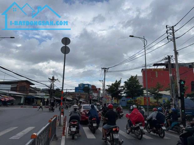NHÀ (8x27) MẶT TIỀN TÔ KÝ TRUNG CHÁNH, HÓC MÔN TỪ 22 TỶ CÒN 17.5 TỶ