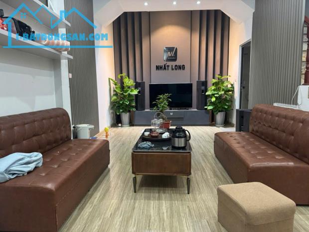 Chủ Nhà Chuyển Liền Kề Nên Cần Bán Gấp Căn Nhà Ở Tô Hiệu,HĐ,Ô Tô Đỗ Gần.Gía 9.4Tỷ Có TL