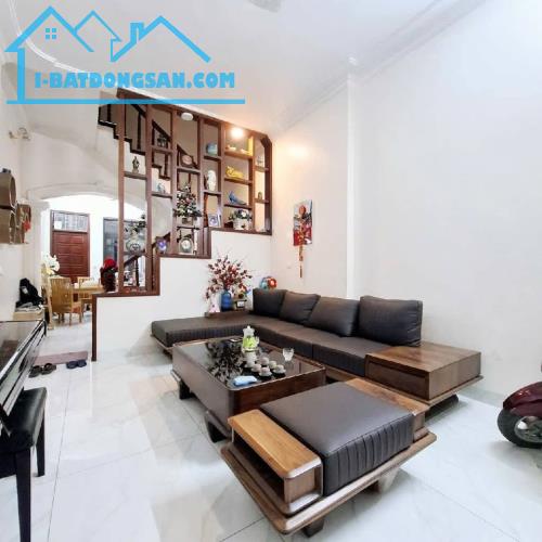 Nhà bán: HXH đường Huỳnh Thiện Lộc, Q Tân Phú . DTSD 80m2 Giá 6.4 tỷ