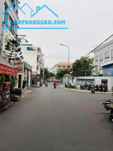 Siêu hiếm 2 MT đường hoa 5 tầng ngang hơn 5m*13 tiện ở kinh doanh