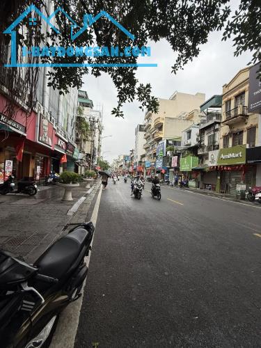 Mặt phố Thụy Khuê – Trung tâm Tây Hồ – Vỉa hè cực rộng
