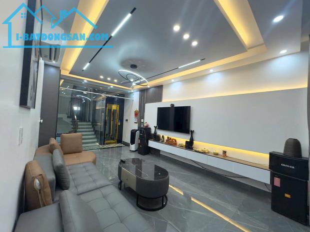 Nhà 5 Tầng DT 60 M 9ty980 Tuyến 2 Lê Hồng Phong Hải An