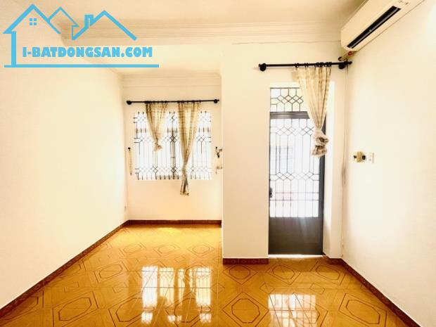 Gấp bán nhà Tân Bình, giá 13.7 tỷ, 3 tầng, dt 64m2, cạnh MT Phổ Quang.