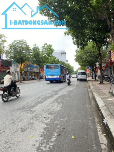 Bán Nhà Phố Trạm Long Biên Cũ, DT: 115m2, mặt tiền quyền lực, hàng hiếm, sẵn dòng tiền.