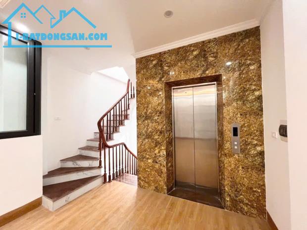BÁN GẤP NHÀ PHÂN LÔ, VỈA HẺ🚗Ô TÔ TRÁNH, THANG MÁY- LA KHÊ🏠50m²x 7T🔥KĐT Văn Khê, An Hưng