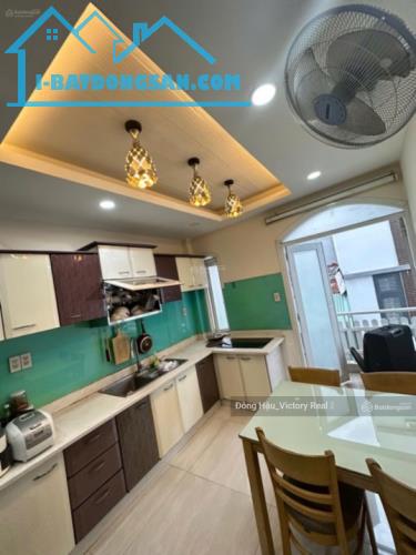 Bán nhà Phạm Văn Hai - gần Trường Sa - DT 6.3 x 10.5 - 3 tầng - giá 7.8 tỷ TL