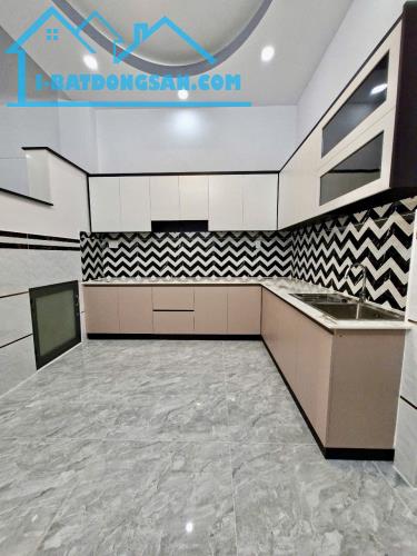 Về quê dưỡng già, bán gấp nhà mới 3 tầng hẻm xe hơi Lê Văn Quới 56m2, ô tô ngủ nhà, 5.x T