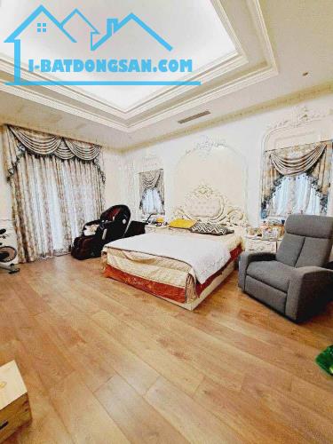 VILLA 5 TẦNG 2 MẶT TIỀN - GIÁP Q3 Q10 - 350m2 ĐƯỜNG 8m - GIÁ 68 TỶ