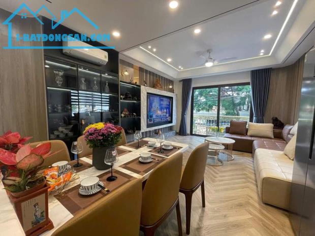 VIP! Nhà Phân Lô Nguyễn Sơn, 6T Thang Máy,Full Nội Thất, Lô Góc Gara Ôtô, 40m2, Gía 13 Tỷ.