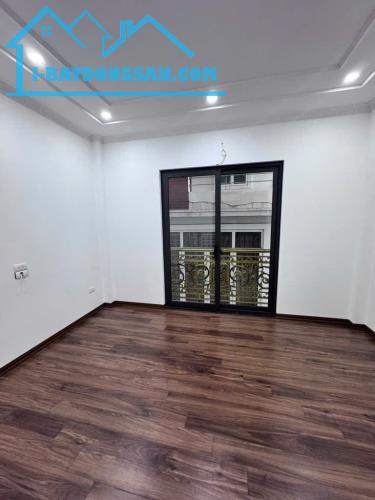 Bán nhà đẹp Ngọc Hồi 40m², 5 tầng ngõ nông, full nội thất đẹp giá 6.25 tỷ