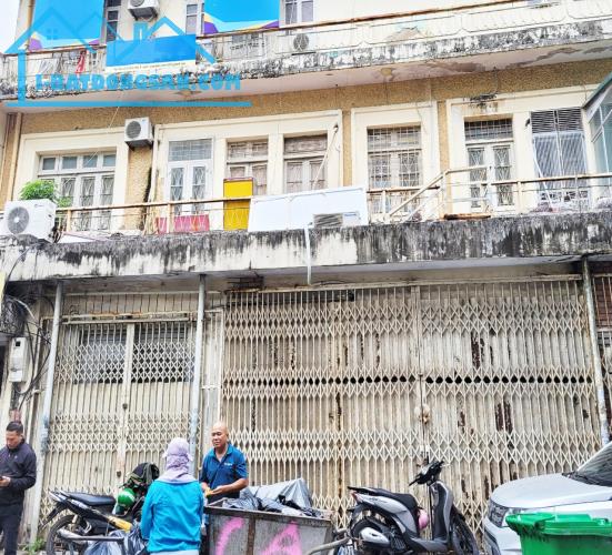 Bán Nhà Mặt Phố Cao Bá Quát, Ba Đình, DT 205m2 x MT:10,3m. Giá Rẻ.