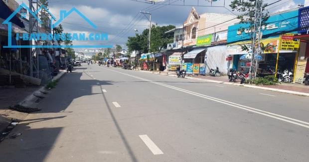 SANG LẠI NỀN ĐẤT (10X50=500M2) THỔ CƯ SHR MT NHỰA NGAY CHỢ DÂN ĐÔNG GIÁ 700 TRIỆU