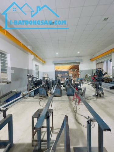 HÓC MÔN, BÁN NHÀ XƯỞNG ĐÔNG THẠNH DT 24x99m 2300m2 THỔ CƯ Thông