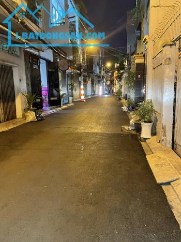 Gấp bán nhà Tân Bình, giá 14 tỷ, 5 tầng, dt 100m2, gần MT Trường Chinh.