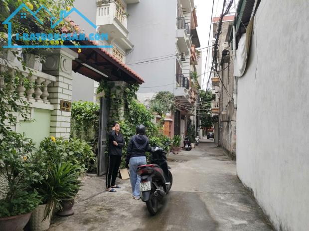 119m full thổ cư, biệt thự 2 tầng 1 tum Long Biên Ô tô vào nhà Mặt tiền 7,5m Giá 20,8 tỷ