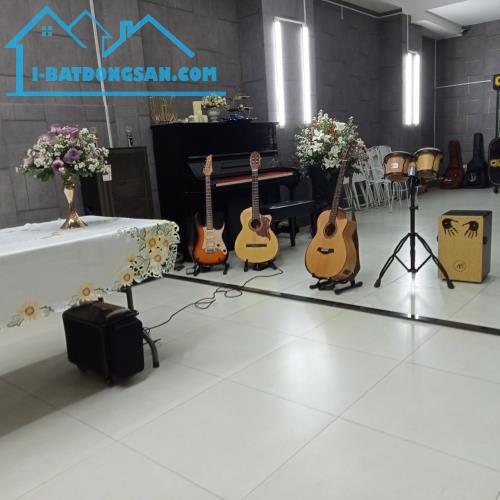 Nhà MT đường Cao Lỗ, Ngang 8m, Phường 4 Quận 8