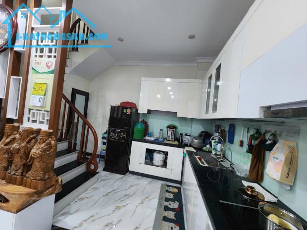 LẠC LONG QUÂN – GẦN HỒ TÂY – Ô TÔ VÀO NHÀ – DIỆN TÍCH 52M² – GIÁ 6.8 TỶ 🌺